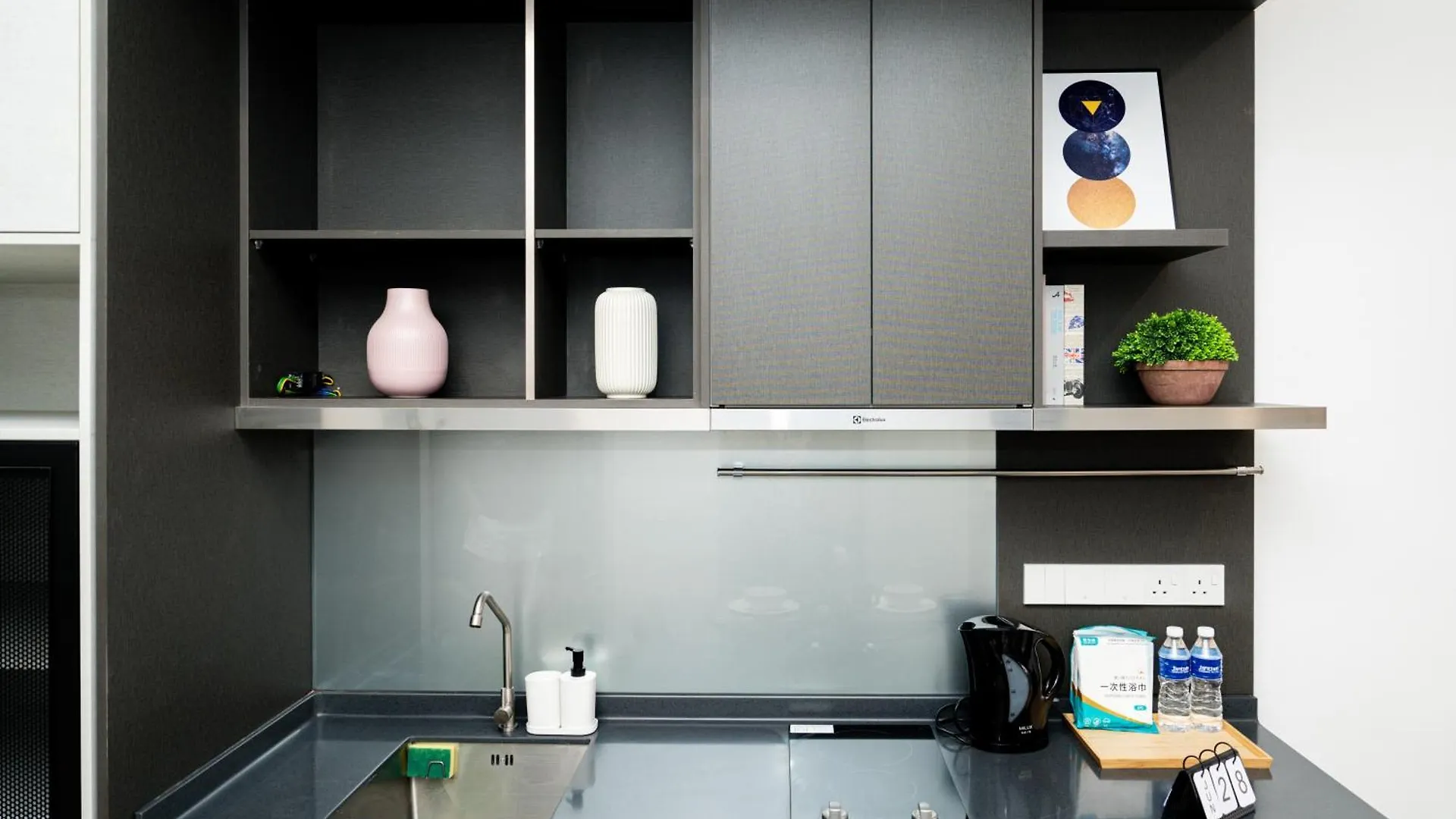 New # Midvalley Millerz Square Kl Klcc - Netflix N Wifi By Gomain Kuala Lumpur Apartment